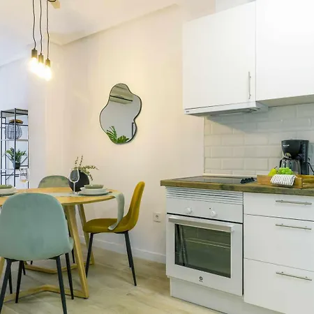 Pink Holidays Apartment *