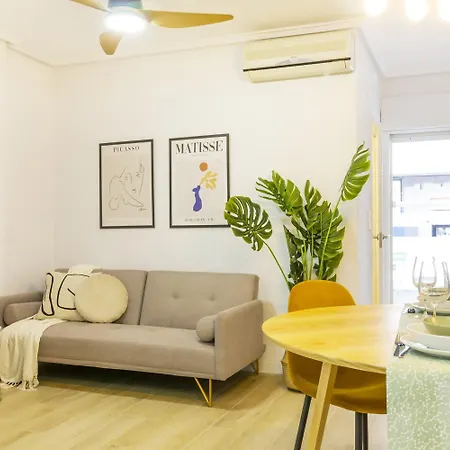 Pink Holidays Apartment